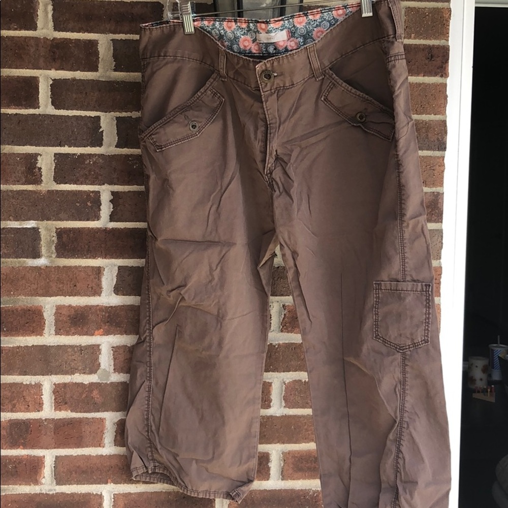 Cute Brown wide/leg, cargo Levi Capri, fit sz 12